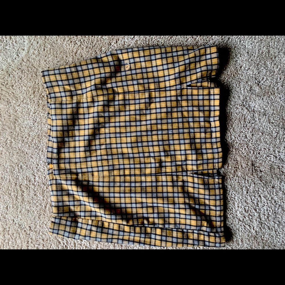 Plaid clueless Aeropostale skirt l yellow black